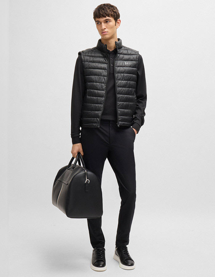 Regular-fit ultralichte waterafstotende bodywarmer met ton-sur-ton BOSS-logo