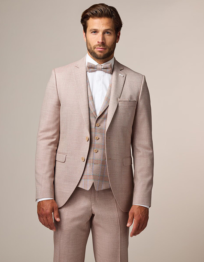 Slim fit driedelig kostuum in warme roze-beige tint