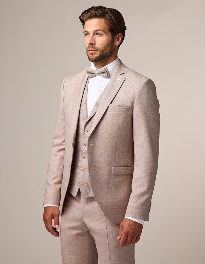 Slim fit driedelig kostuum in warme roze-beige tint