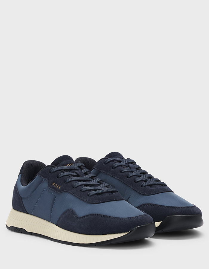 Sneakers van Verschillende Materialen met Suède Details  