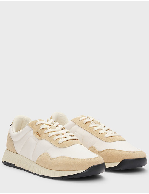 Sneakers van Verschillende Materialen met Suède Details  