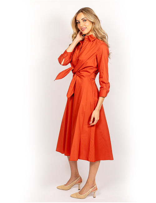 Liviana Conti lang kleed oranje