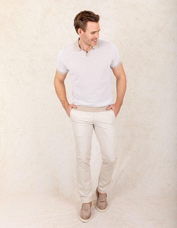 Gebreide polo in 100% soft cotton met contrasterende details  