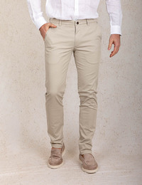 Slim fit chino in beige high performance stretch katoen