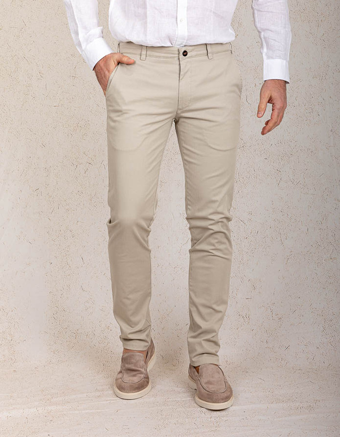 Slim fit chino in beige high performance stretch katoen