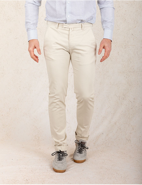 Slim fit broek met Tencel kwaliteit  