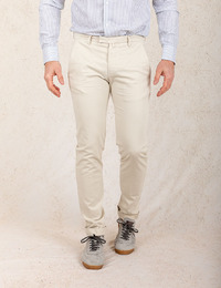 Slim fit broek met Tencel kwaliteit  