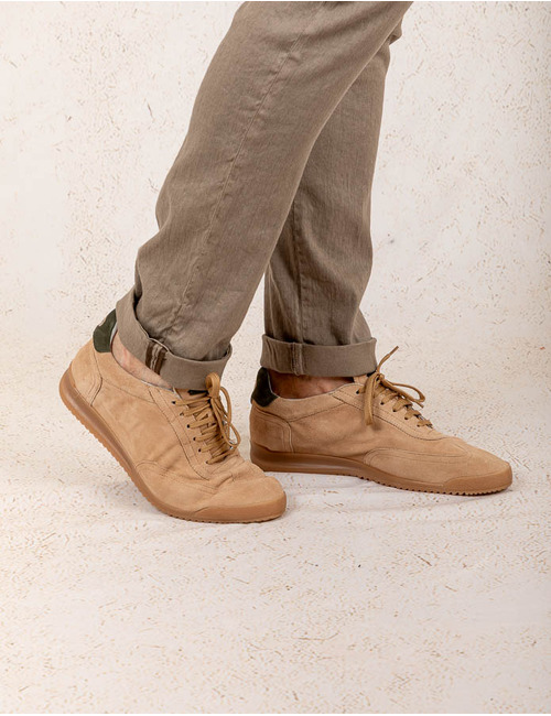 Beige sneaker van premium suède  
