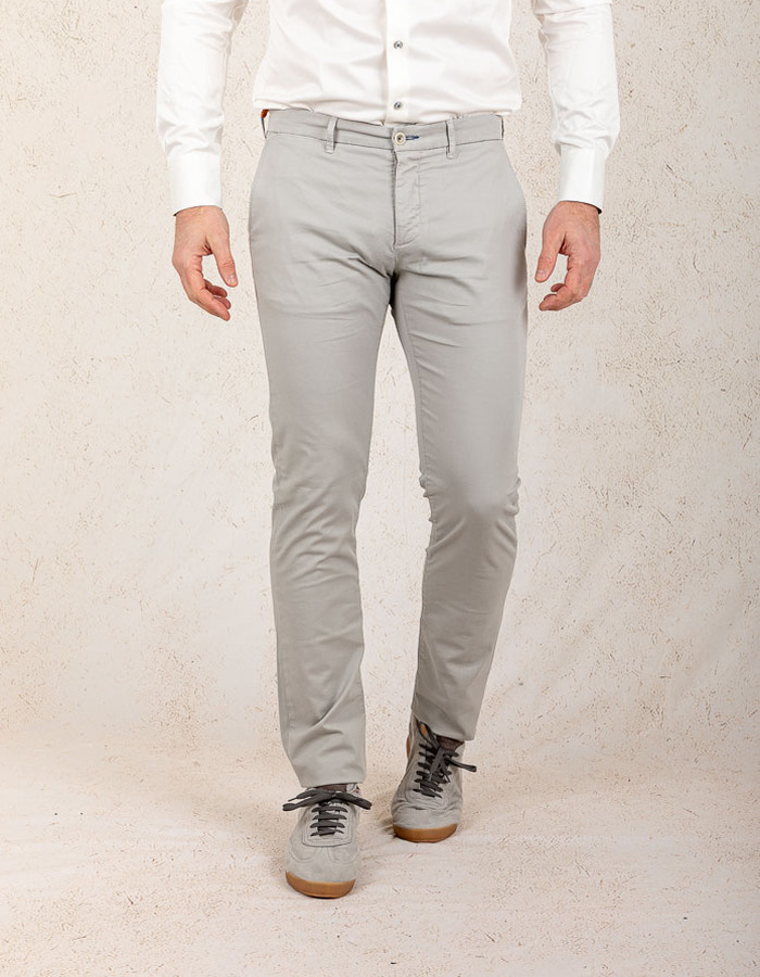 Lichtgrijze slim fit broek van katoen en lyocell 