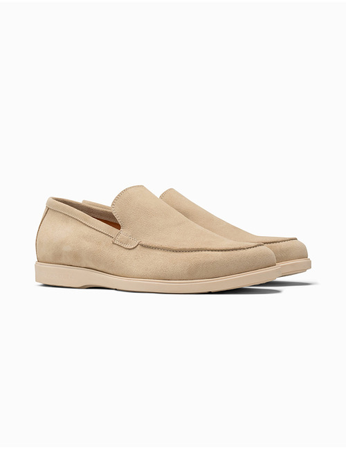 Beige suède instapper met uitneembaar voetbed – model Urbino