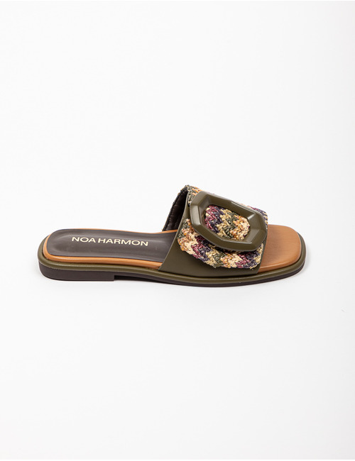 Noa Harmon muil kaki