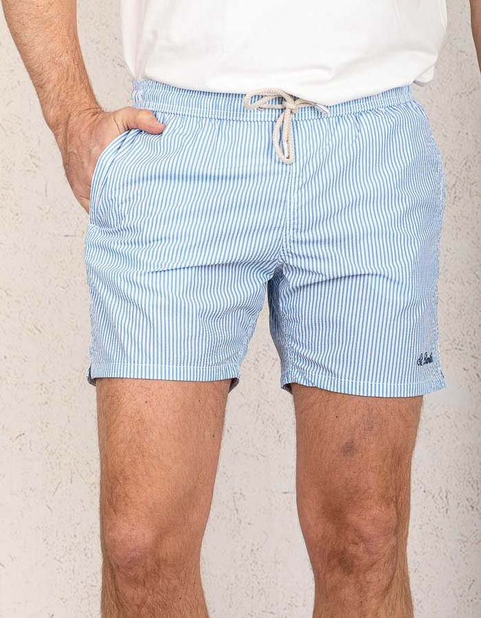 Blauw-wit gestreepte zwemshort