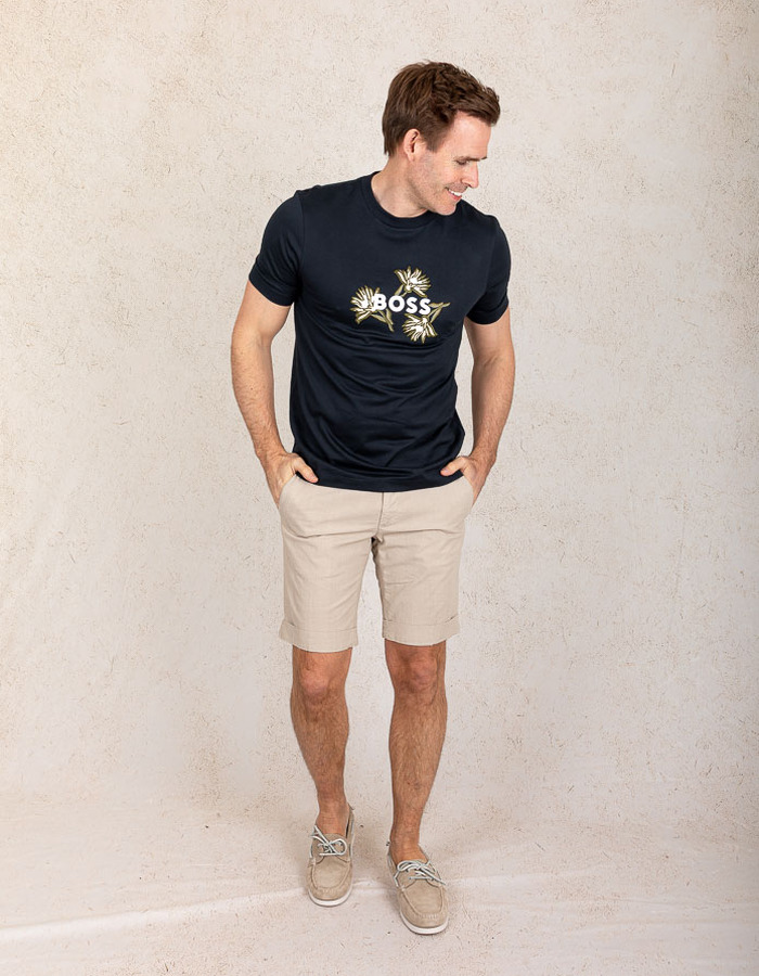 Donkerblauw T-shirt van katoen met bloemendessin en BOSS-logo