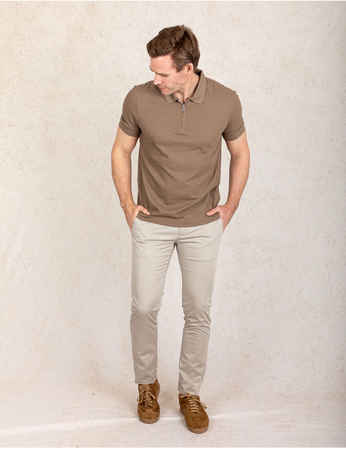 Slim fit polo met rits en jacquardstructuur in taupe