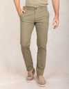 Slim fit chino in groen high performance stretch katoen