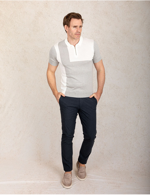 Slim fit gebreide polo met ritssluiting – lichtgrijs en wit