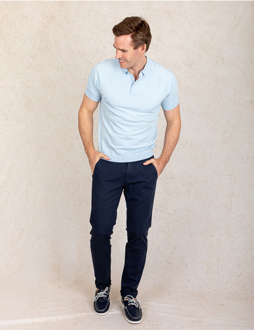 Slim fit polo in gebreide katoenstructuur in lichtblauw