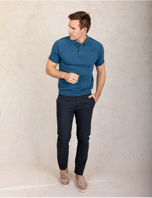 Slim fit polo in gebreide katoenstructuur in petrolblauw