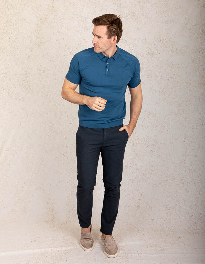 Slim fit polo in gebreide katoenstructuur in petrolblauw