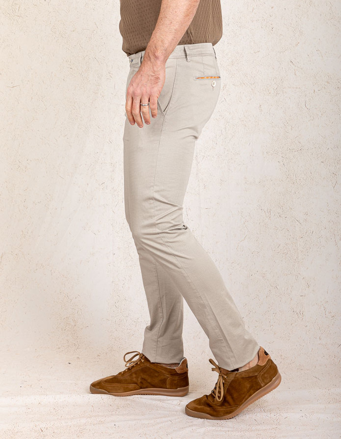 Slim fit chino in pied-de-poule structuur