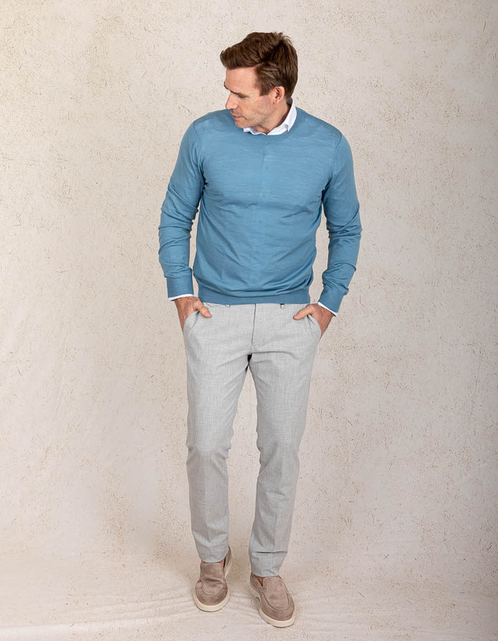 Blauwe slim fit merinowollen zomerpull