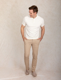 Slim fit polo in gebreide katoenstructuur in offwhite
