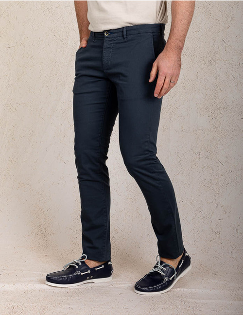 Slim fit blauwe chino in eco-vriendelijke lyocellmix