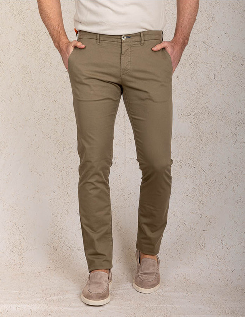 Slim fit kaki chino in eco-vriendelijke lyocellmix