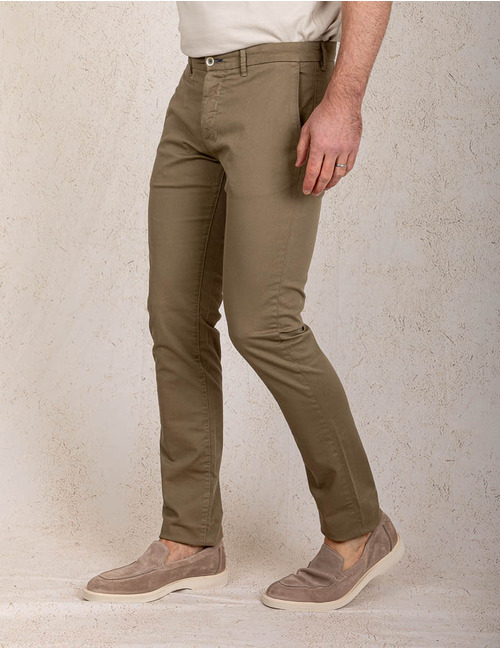 Slim fit kaki chino in eco-vriendelijke lyocellmix