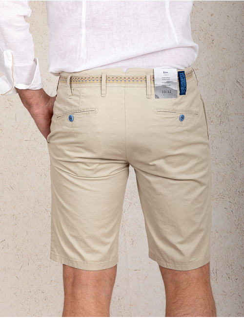 Slim fit beige bermuda in organic cotton met stretch en smartphonezakje