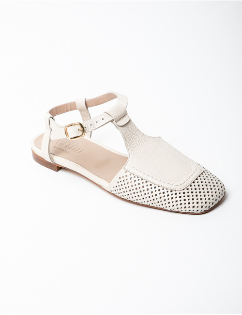 Pertini platte sandalen ecru