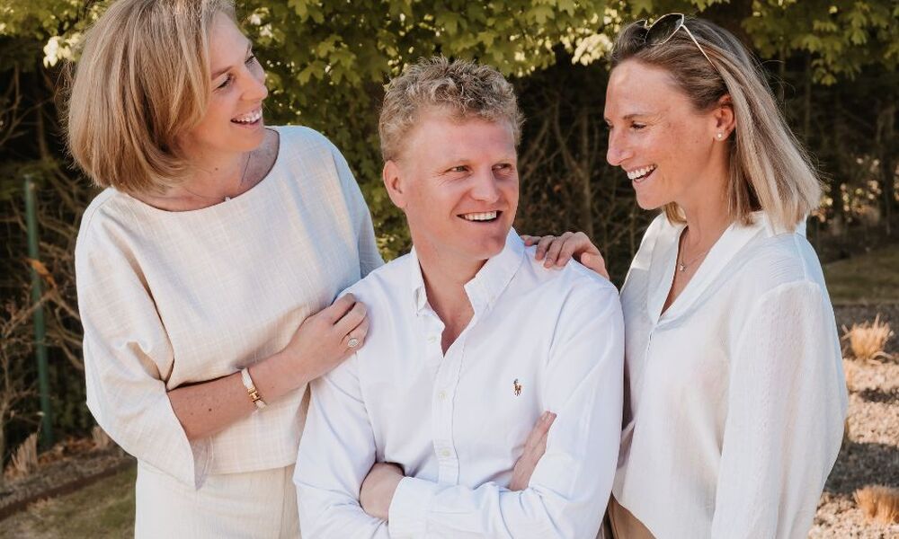 Een familiebedrijf met liefde voor fashion en haar team Een familiebedrijf met liefde voor fashion en haar team
