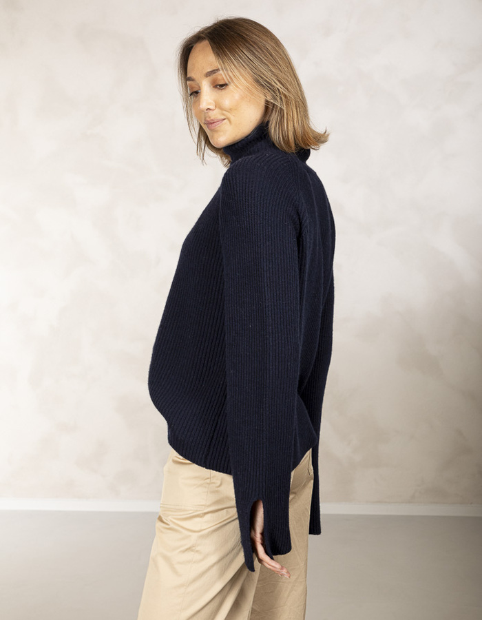 Due Amanti pull navy