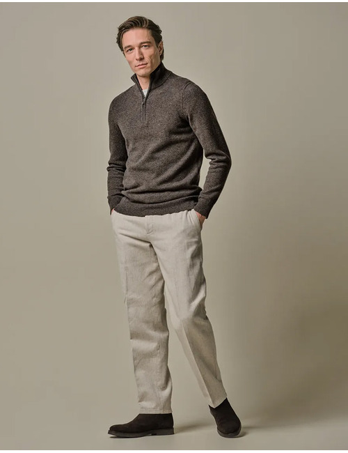 Regular Fit Half Zip Pullover in Bruin