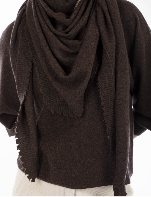 Herzen's poncho bruin