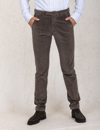 Modern Fit Corduroy Broek in Donkerbruin