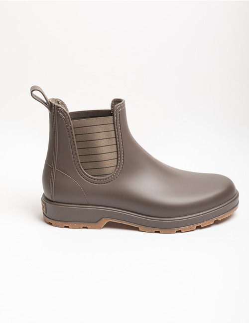 Toni Pons ng taupe