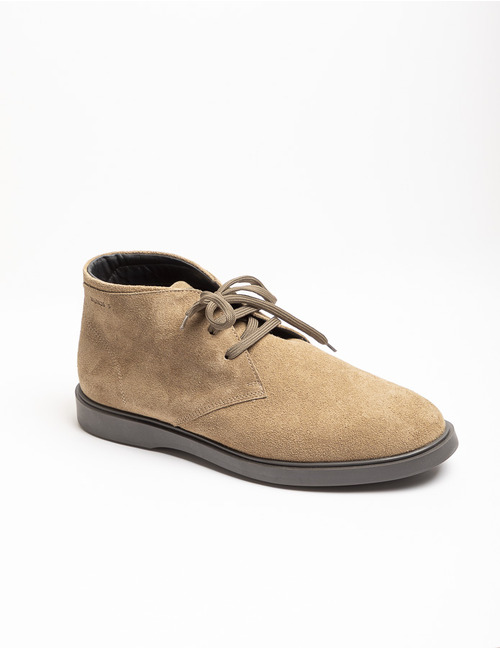 Bruno's sneakers ng