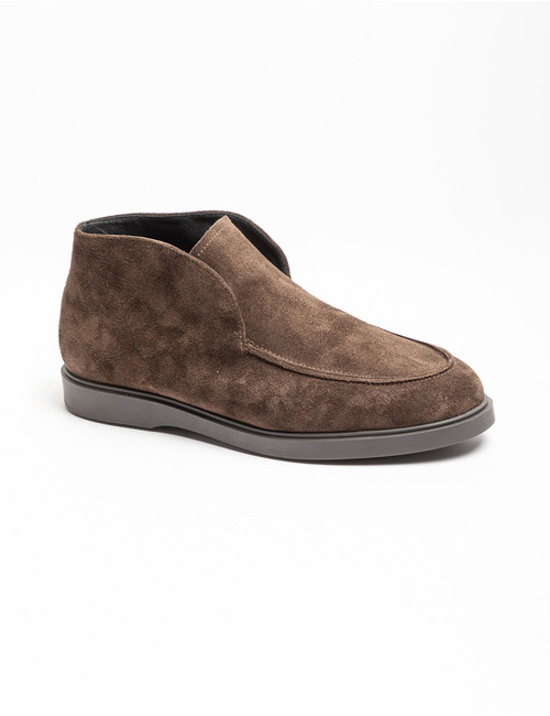 Bruno's sneakers ng