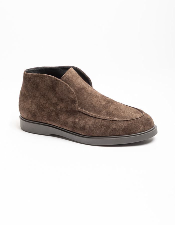 Bruno's sneakers ng