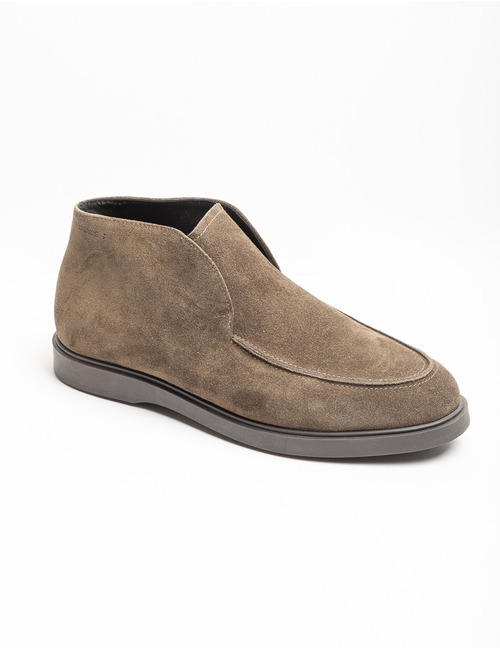 Bruno's sneakers ng