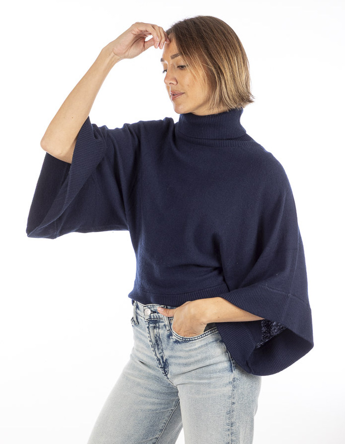Aimee The Label pull navy