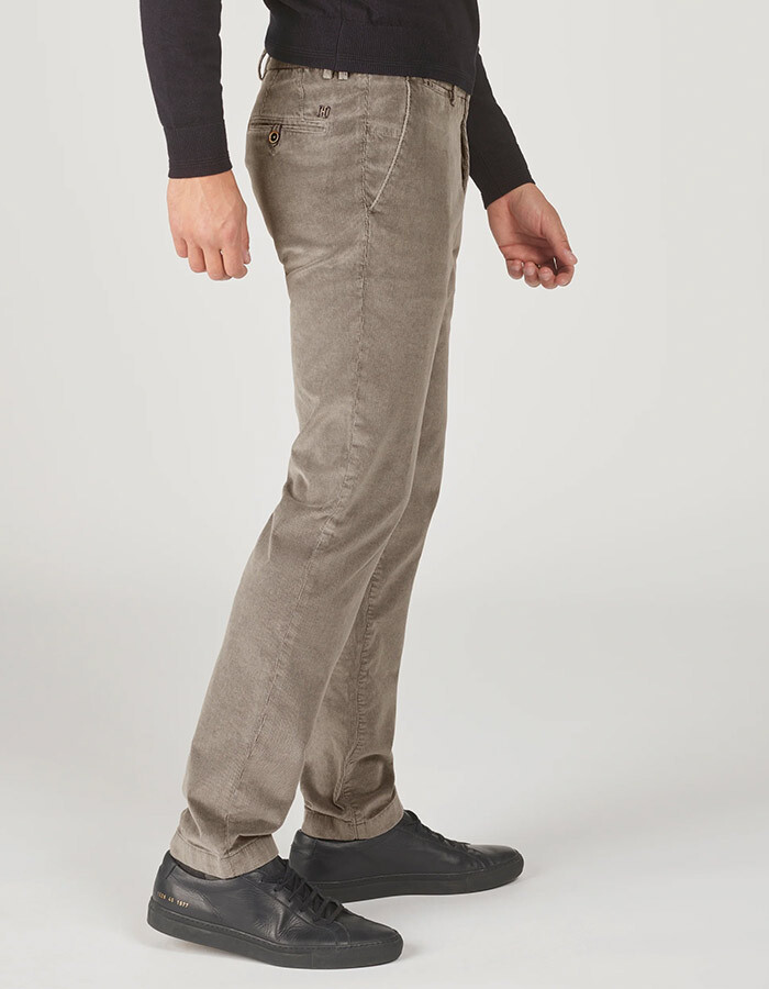 Slim Fit Sidney Corduroy Chino in Brown Shadow