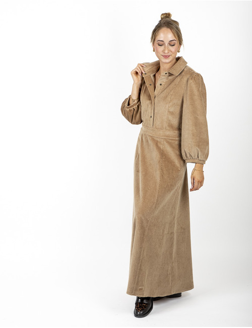 Due Amanti lang kleed beige