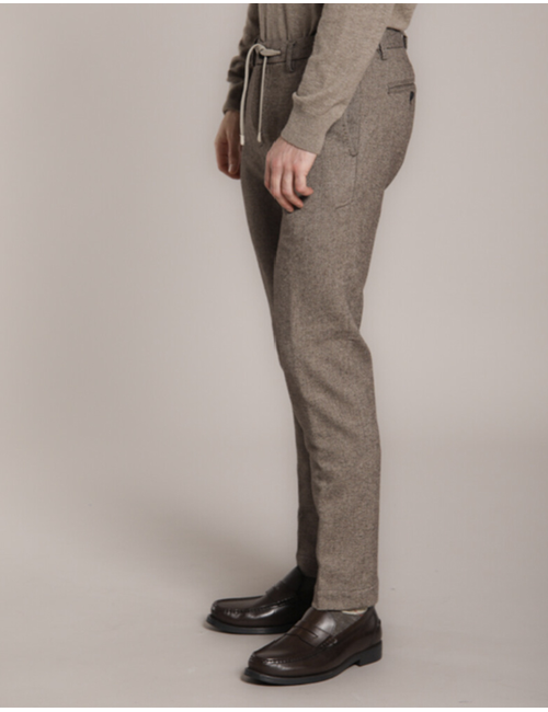Modern Fit Pantalon in Biscotto Twill – New York String Model
