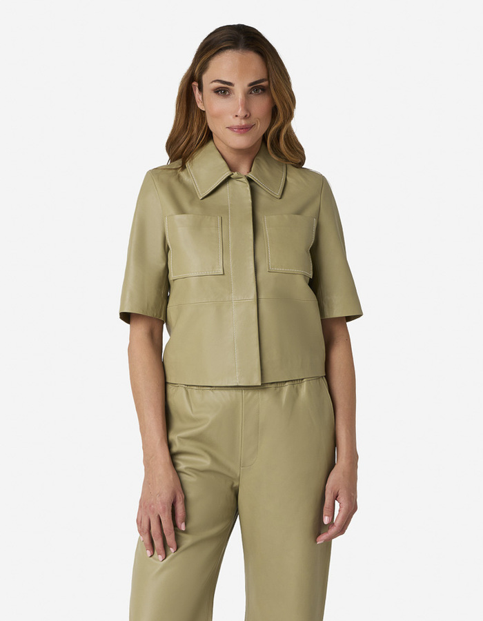 De Treabhar top in Elm Green