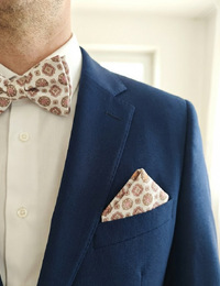 Strik- en Pochetset in Crème met Roze Ornamentdessin