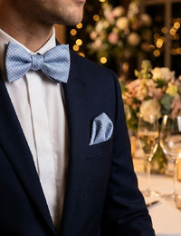 Strik- en Pochetset in Lichtblauw met Microdessin