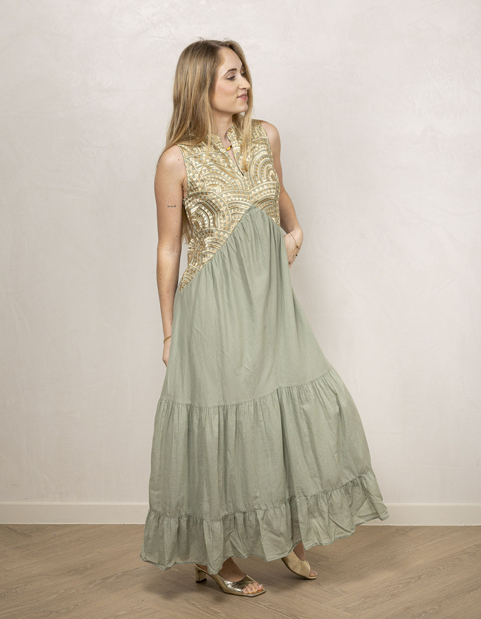 Greek Archaic Kori lang kleed goud