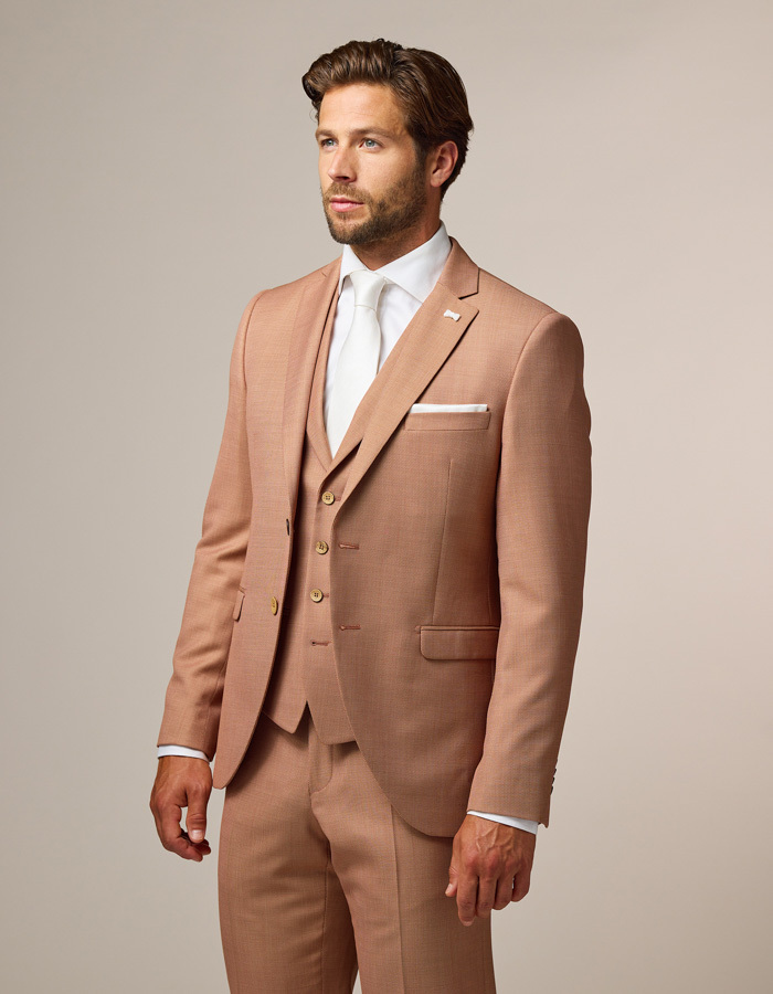 Modern fit driedelig kostuum in luxe Super 120 wol zandroze